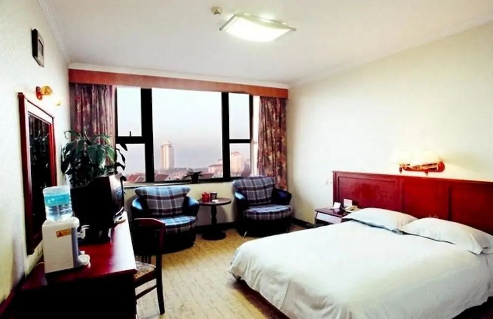 Яньтай: Yantai Celebrity Hotel