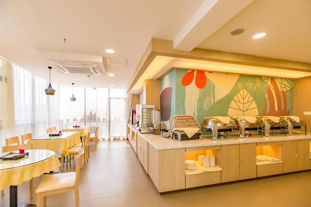Наньчан: Hanting Hotel Nanchang Honggutan Fenghe Building