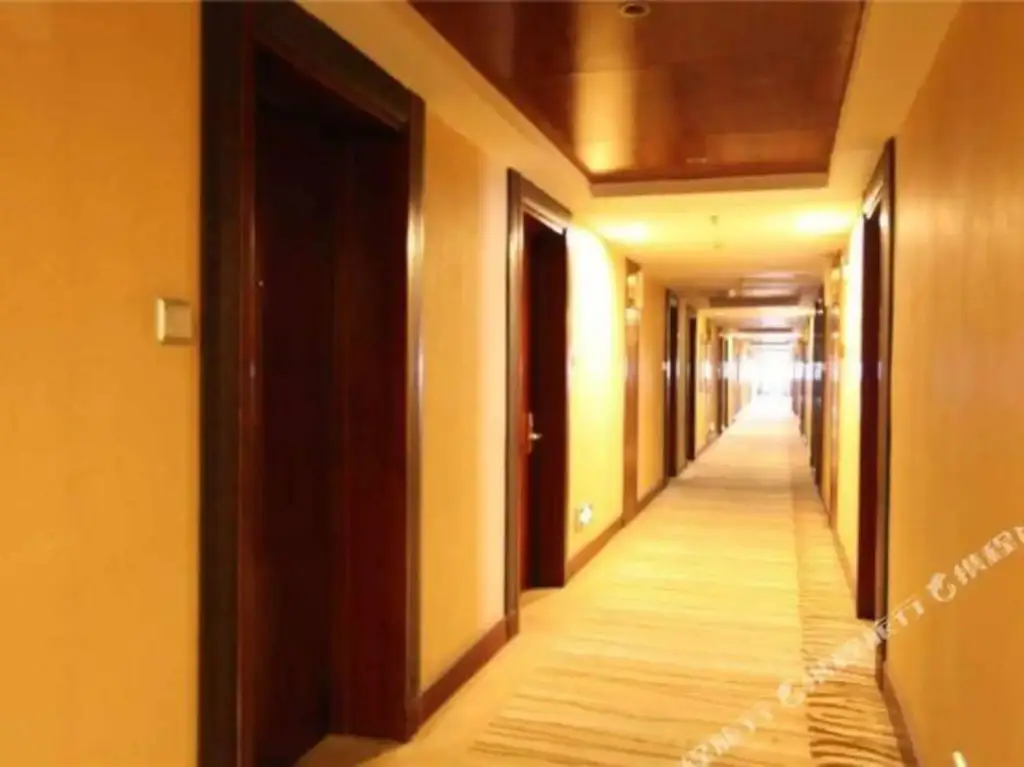 Шэньян: Right Day City Hotel
