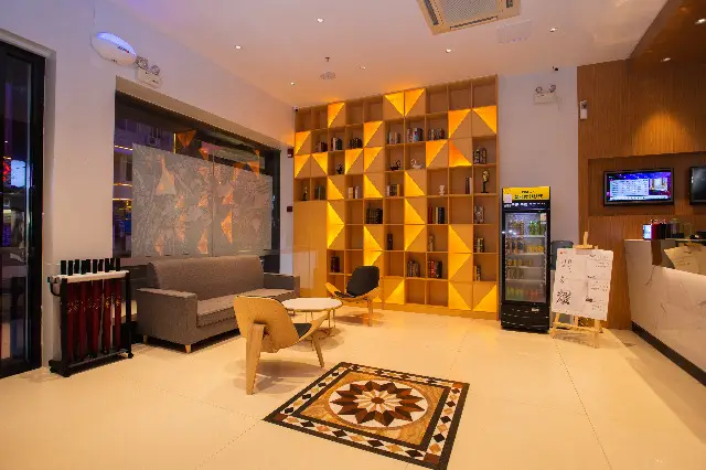 Маоминг: Borrman Hotel Gaozhou Fuqian Road