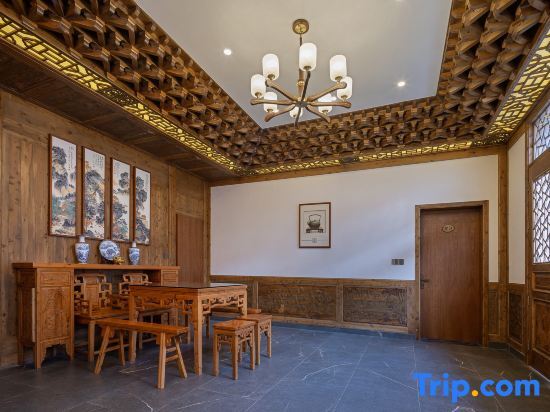 Шанграо: Floral Hotel·Tingfengshuo B&B (Huangling Scenic Spot Store)