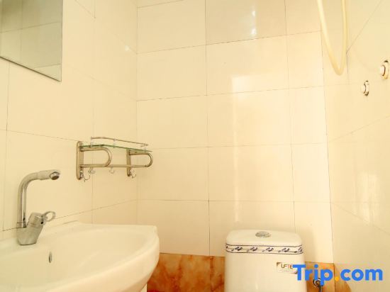 Цзилинь: Jiangbian Renjia Sheying Jidi Inn