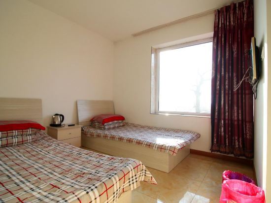 Цзилинь: Jiangbian Renjia Sheying Jidi Inn