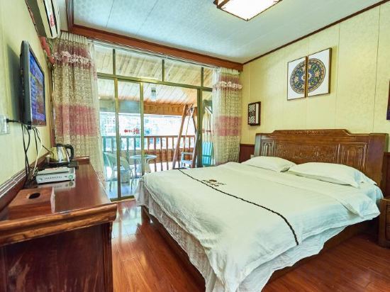 Сянси: Zuimei Fenghuang Boutique Riverside Guesthouse