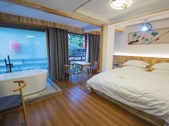 Сянси: Zuimei Fenghuang Boutique Riverside Guesthouse