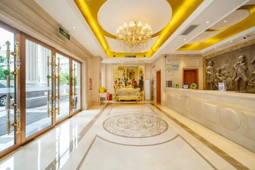 Шэньчжэнь: Vienna Hotel Shenzhen Longsheng Subway Station Branch