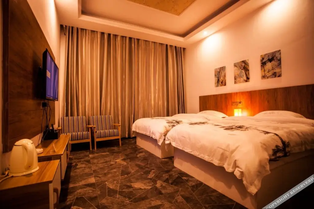 Чжанцзяцзе: Yishan Bangshui Inn