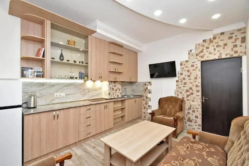 Ереван: Apartment on Baghramyan Street and Tours in Armenia