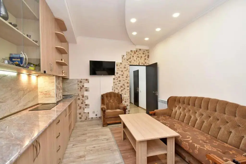 Ереван: Apartment on Baghramyan Street and Tours in Armenia