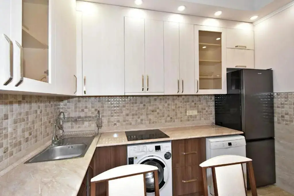 Ереван: Apartment on Baghramyan Street and Tours in Armenia