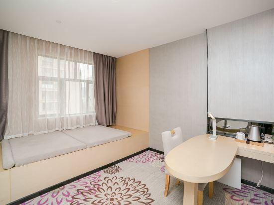 Lavande Hotels (Chengdu Xihe Bolin Square) — фото 1