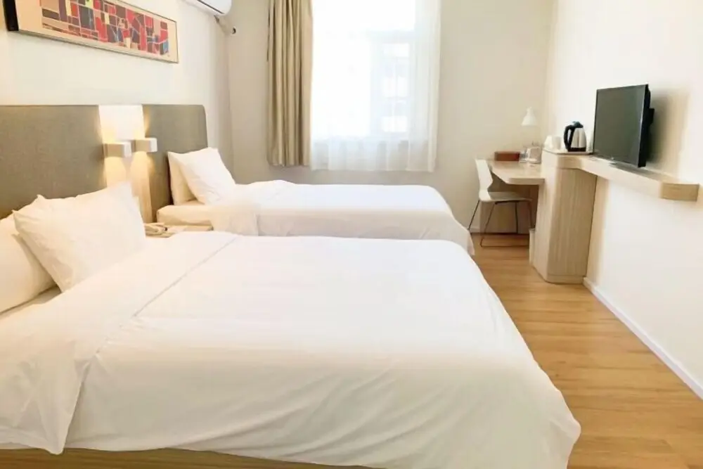 Наньтун: Hanting Hotel Qidong Wenfeng Dashijie