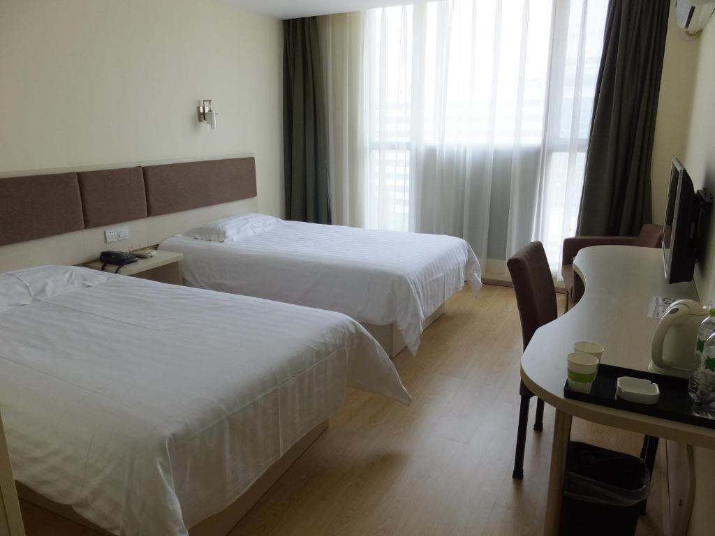 Ухань: Motel Wuhan Yellow Crane Tower Shouyi Square Fuxing Road Metro Station