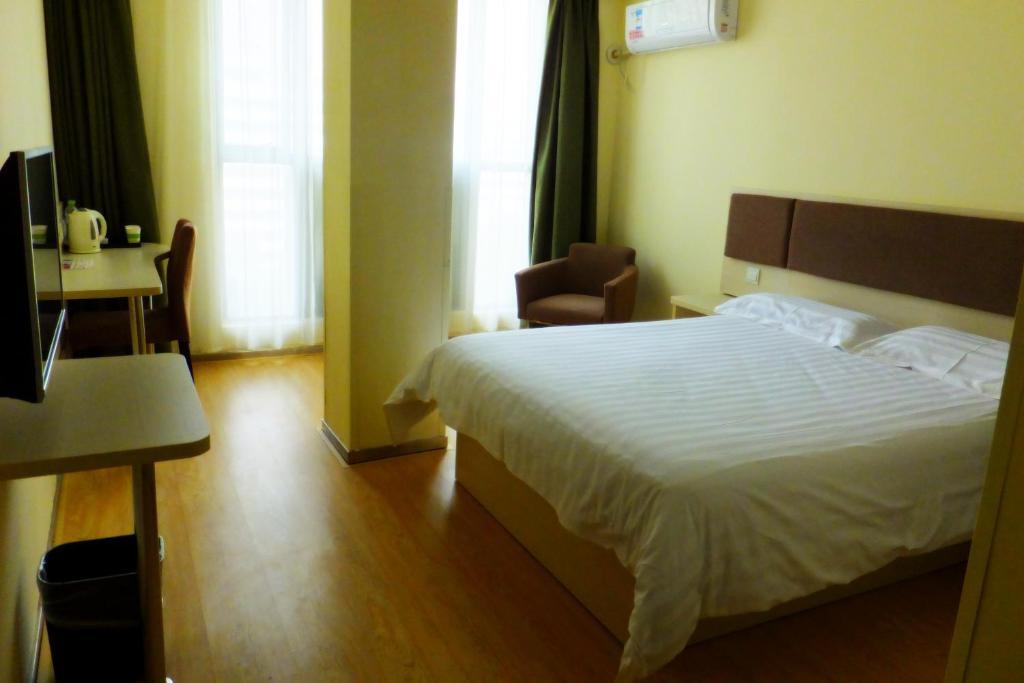 Ухань: Motel Wuhan Yellow Crane Tower Shouyi Square Fuxing Road Metro Station