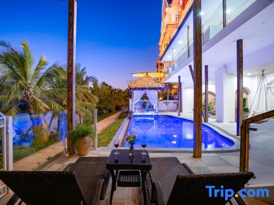 Цзинхун: Suliya River View Resort Hotel (Jinghong Gaozhuang West Shuangjing Starlight Night Market Branch)
