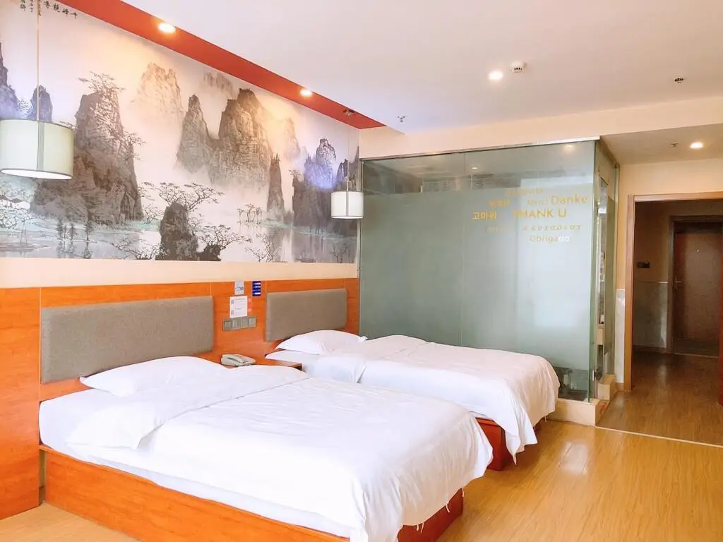 Хучжоу: Thank Inn Chain Hotel Zhejiang Huzhou Changxing Town Qingfang City