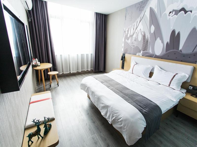 Хучжоу: Thank Inn Chain Hotel Zhejiang Huzhou Deqing County Xinshi Town Huancheng West Road