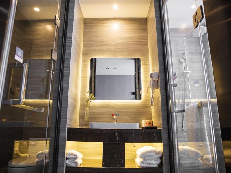 Хучжоу: Thank Inn Chain Hotel Zhejiang Huzhou Deqing County Xinshi Town Huancheng West Road