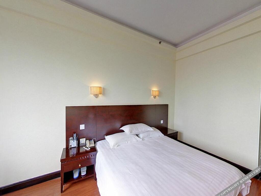 Шанхай: Yidong Hotel