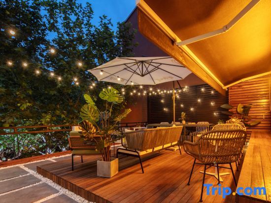 Шанхай: Iforest Hostel (Jing'an Temple Metro Station)