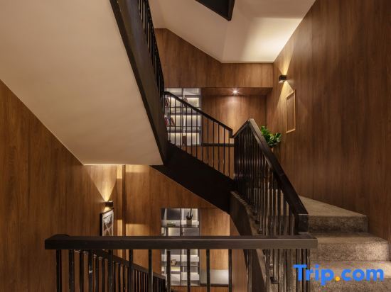 Шанхай: Iforest Hostel (Jing'an Temple Metro Station)