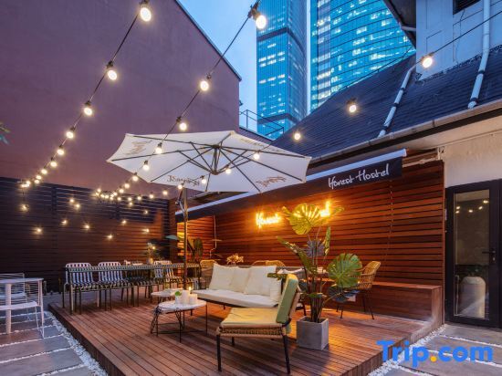 Шанхай: Iforest Hostel (Jing'an Temple Metro Station)