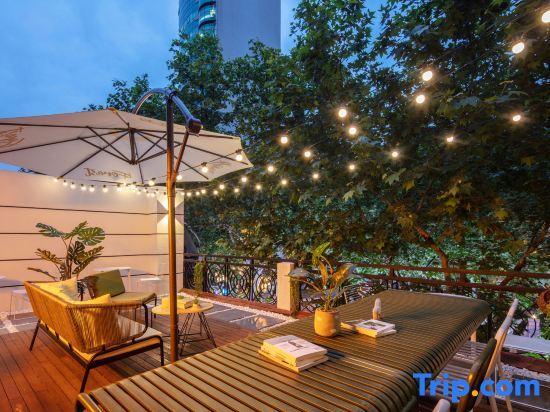 Шанхай: Iforest Hostel (Jing'an Temple Metro Station)