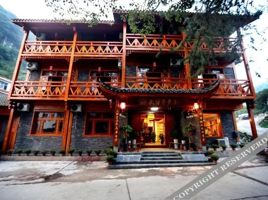 Чжанцзяцзе: Qin Inn · Wuling Xunmeng