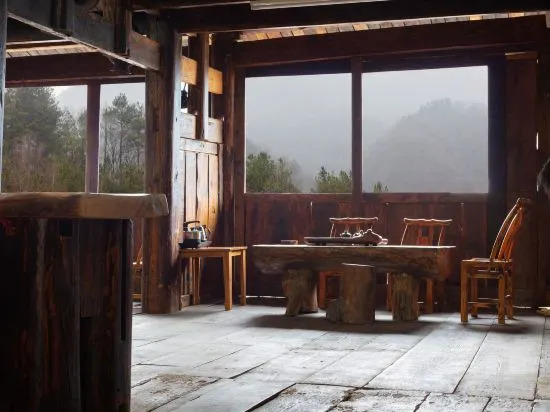 Чжанцзяцзе: Xiangmu Qingyuan Inn