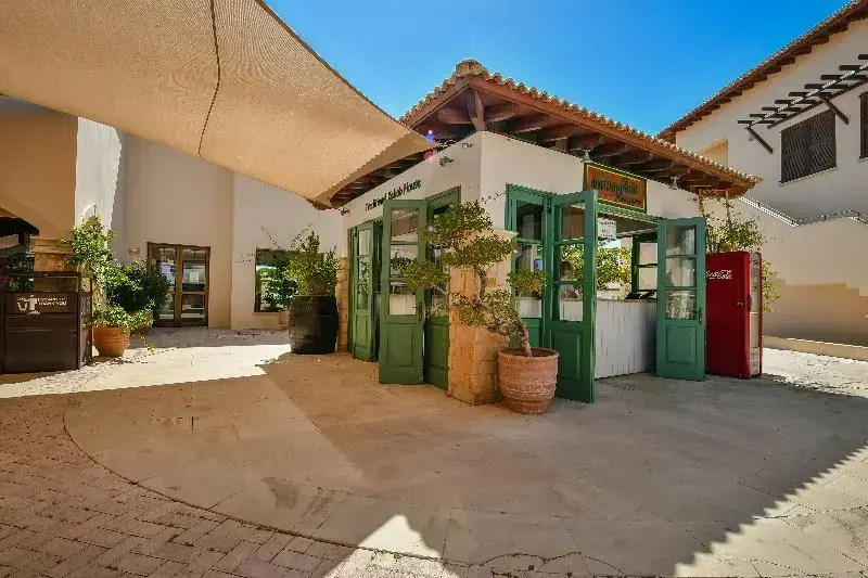 Куклия: Aphrodite Hills Rentals - Premium Serviced Apartments