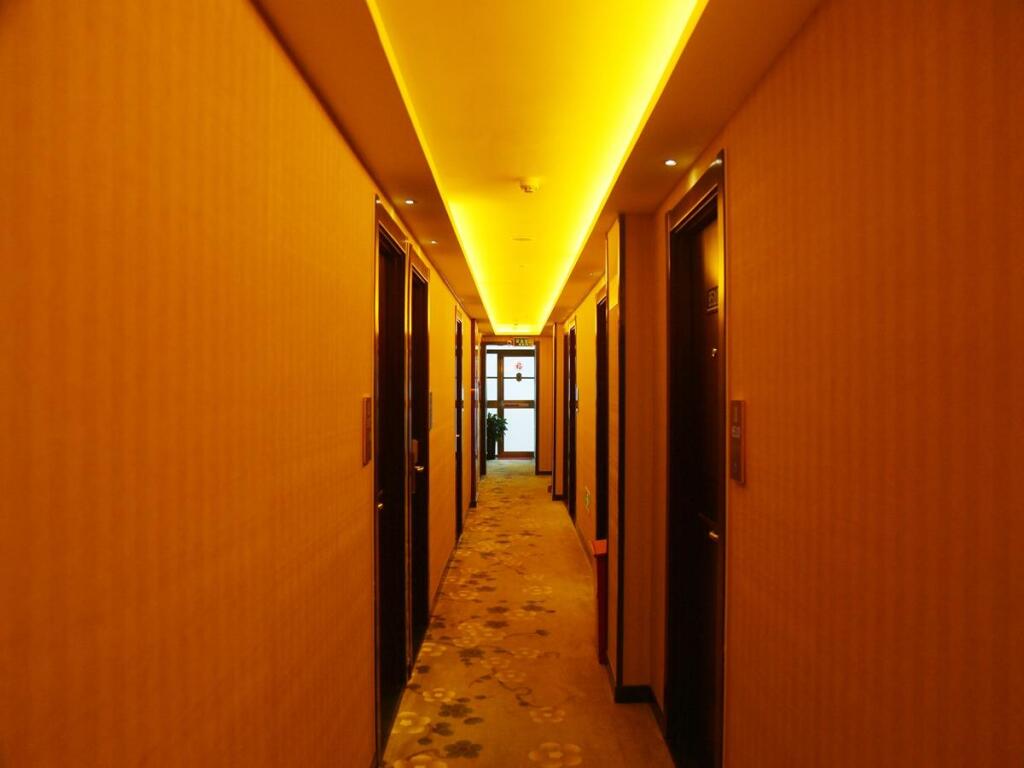 Пекин: Super 8 Hotel Beijing Daxing Airport Caoqiao Metro Station East Branch