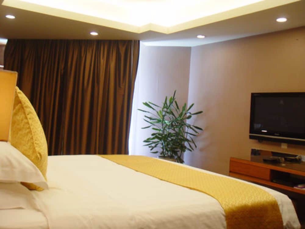 Циндао: The Queens Airport Business Hot