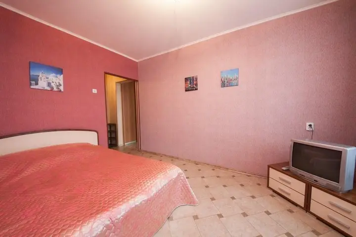 Красноярск: Apartments Kvartirov on str. Alekseeva, bld.109