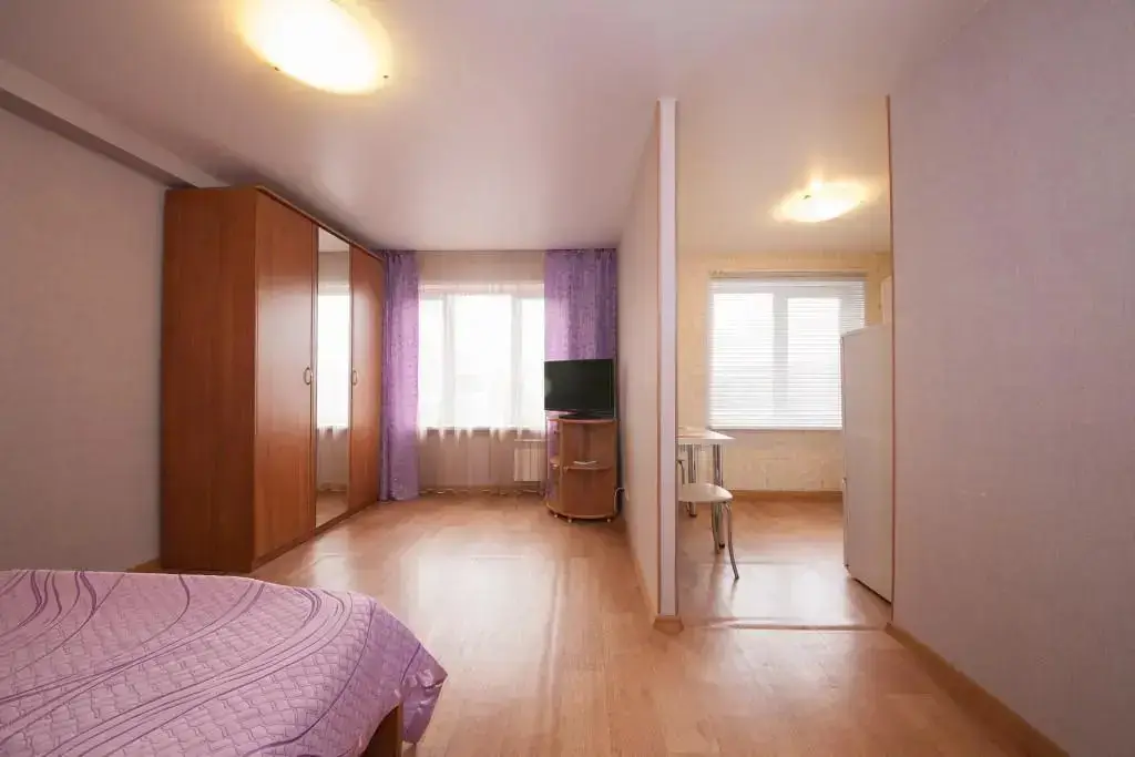 Красноярск: Apartments Kvartirov on str. Respubliki, 43