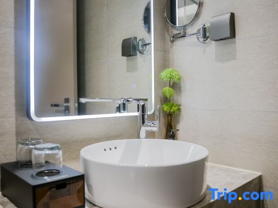 Шанхай: Homeinn Plus Hotel (Shanghai Pudong New Area Xinchang Metro Station Xinchang Guzhen)