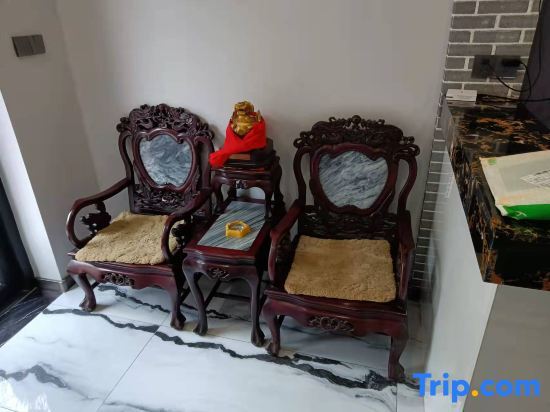 Даньдун: Haicheng Taoyuan esports hotel
