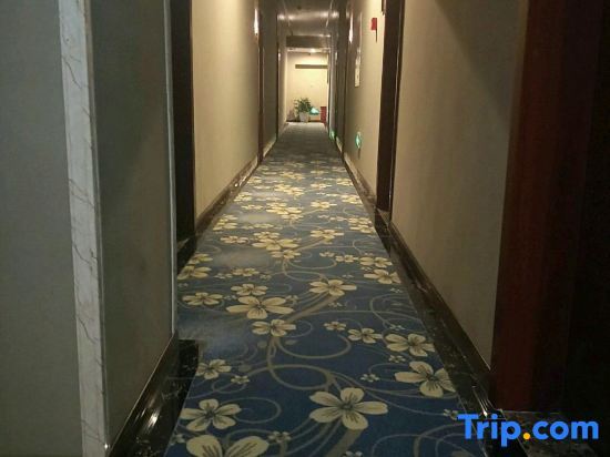 Shizhu Lianyi Business Hotel — фото 1
