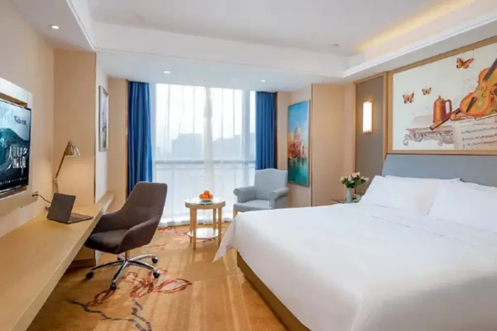 Цзясинь: Vienna International Hotel (Jiaxing Longding Wanda Plaza)
