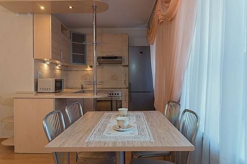 Красноярск: Avsteria at Revolyutsii Square
