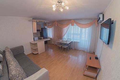 Красноярск: Avsteria at Revolyutsii Square