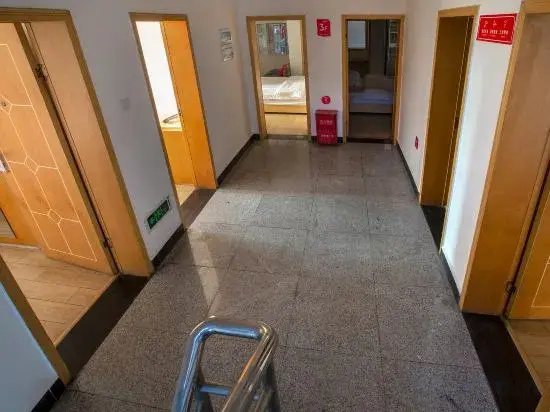 Чжанцзяцзе: Zhangjiajie Yijia Apartment