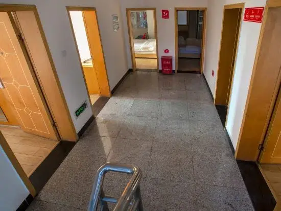 Чжанцзяцзе: Zhangjiajie Yijia Apartment