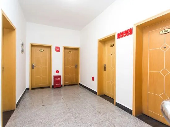 Чжанцзяцзе: Zhangjiajie Yijia Apartment