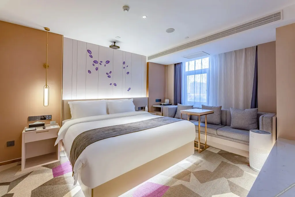 Баодин: LiFeng hotel（baoding gaobeidianbaigou xincheng hedao international luggage city store)