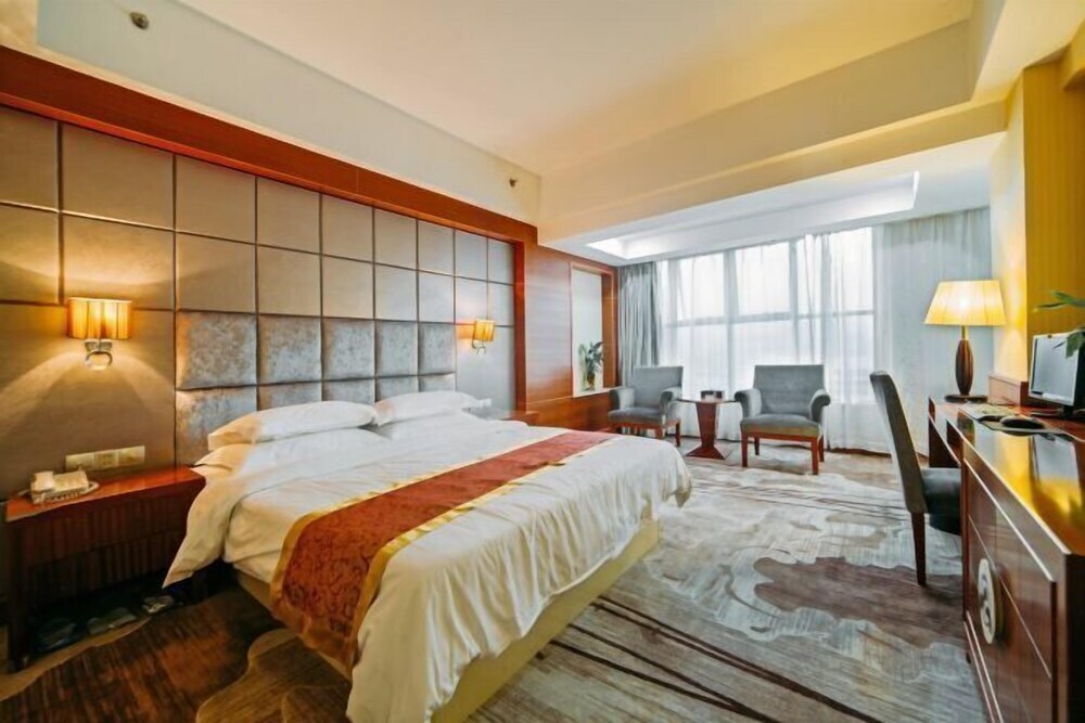 Yuanquan Hotel — фото 1