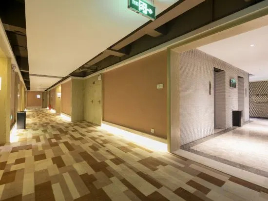 Шаянчжэнь: Xinbao Lijing Hotel (Shayang Hehua Road Food Street)