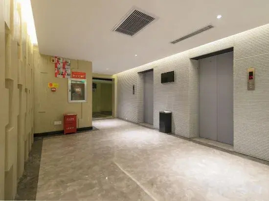 Шаянчжэнь: Xinbao Lijing Hotel (Shayang Hehua Road Food Street)