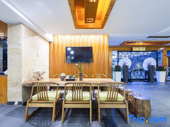 Чэнду: Yunxi Hot Spring Resort Hotel