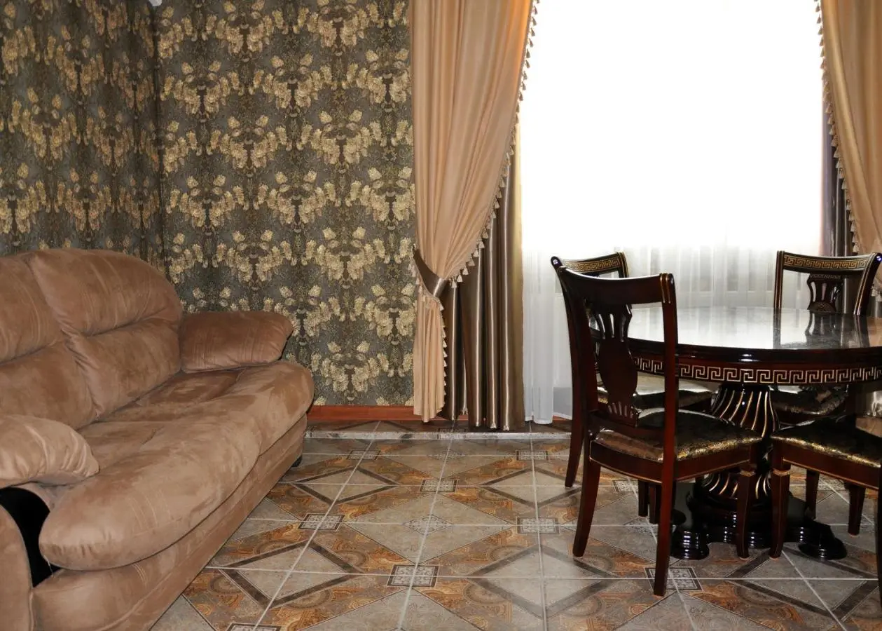 Приморско-Ахтарск: Apartments Viktoriia