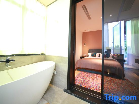 Хучжоу: Twelve Rooms Designer Art Aesthetics Meisu (Anji Pastoral Jialebi Store)